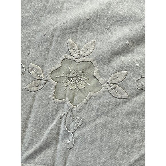 Round Beige Cotton Tablecloth With Madeira Style Appliqué Floral Design 34" Dia. - Picture 1 of 13